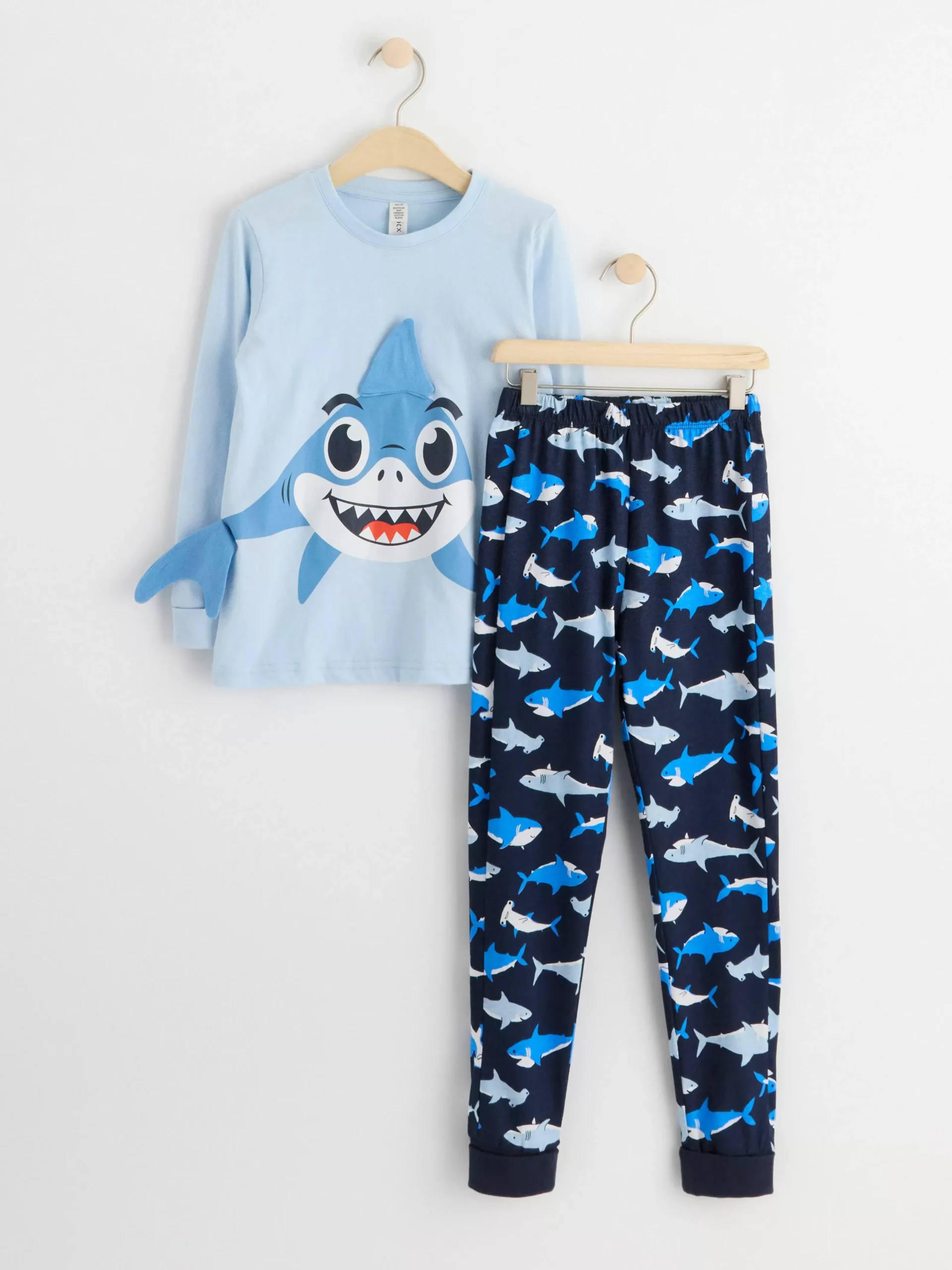 Nattplagg>Lindex Pyjamasset Med Hajar Light Blue