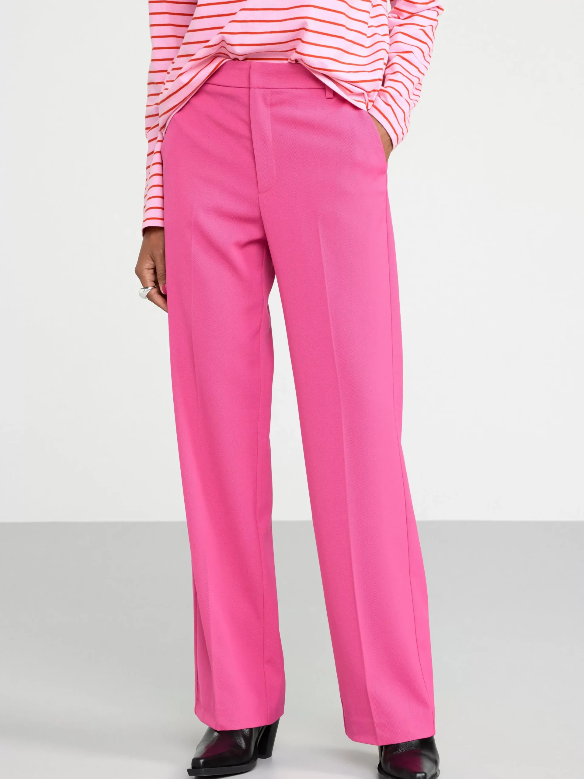 Byxor>Lindex Rak Byxa Med Normalhog Midja Pink