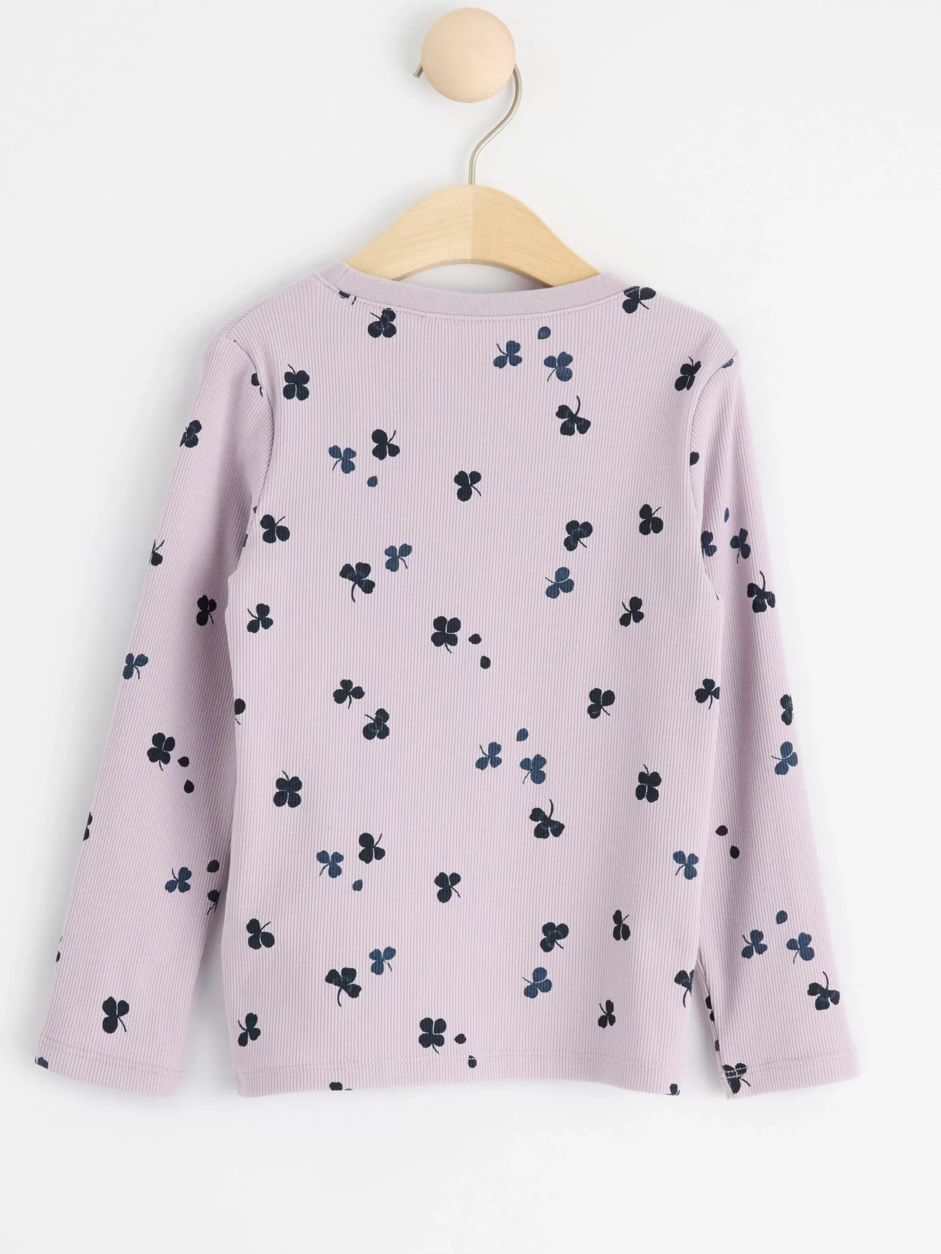 Toppar & T-Shirts>Lindex Ribbad Langarmad Topp Med Klover Light Lilac