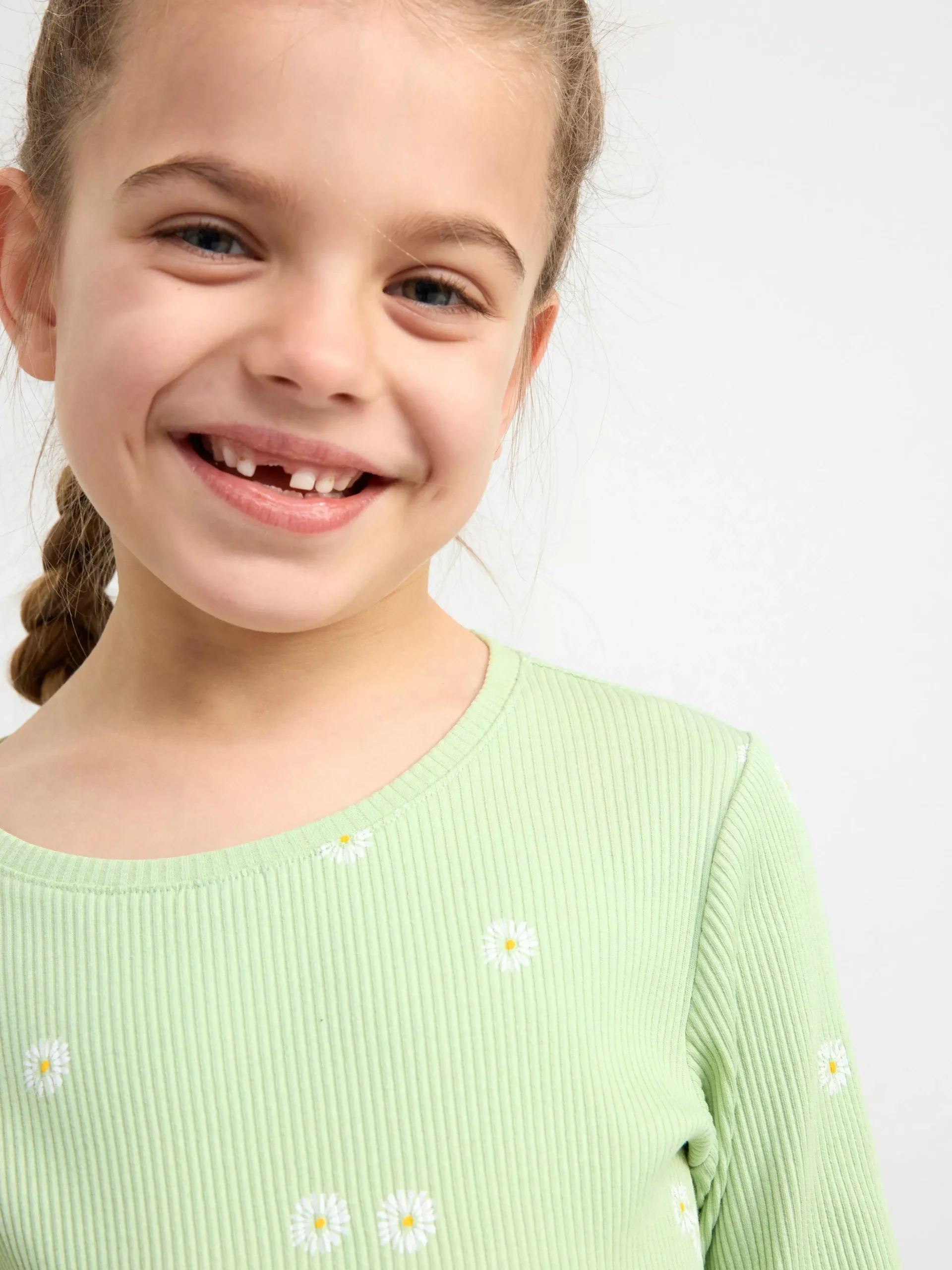 Toppar & T-Shirts>Lindex Ribbad Langarmad Topp Med Blommor Light Dusty Green