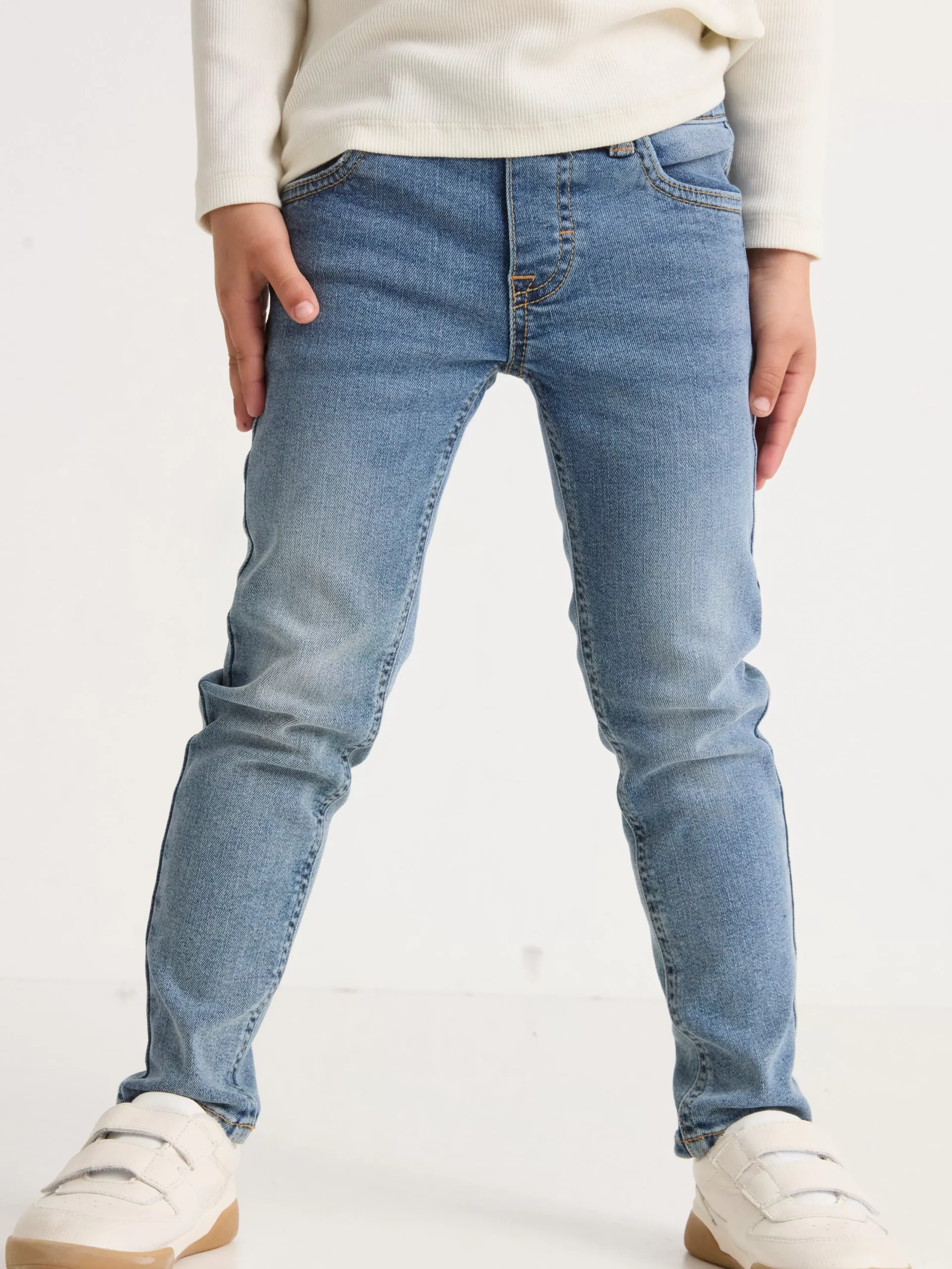 Jeans>Lindex Sam Superstretchiga Pull-Up-Jeans Med Slim Fit Och Normalhog Midja Light Denim