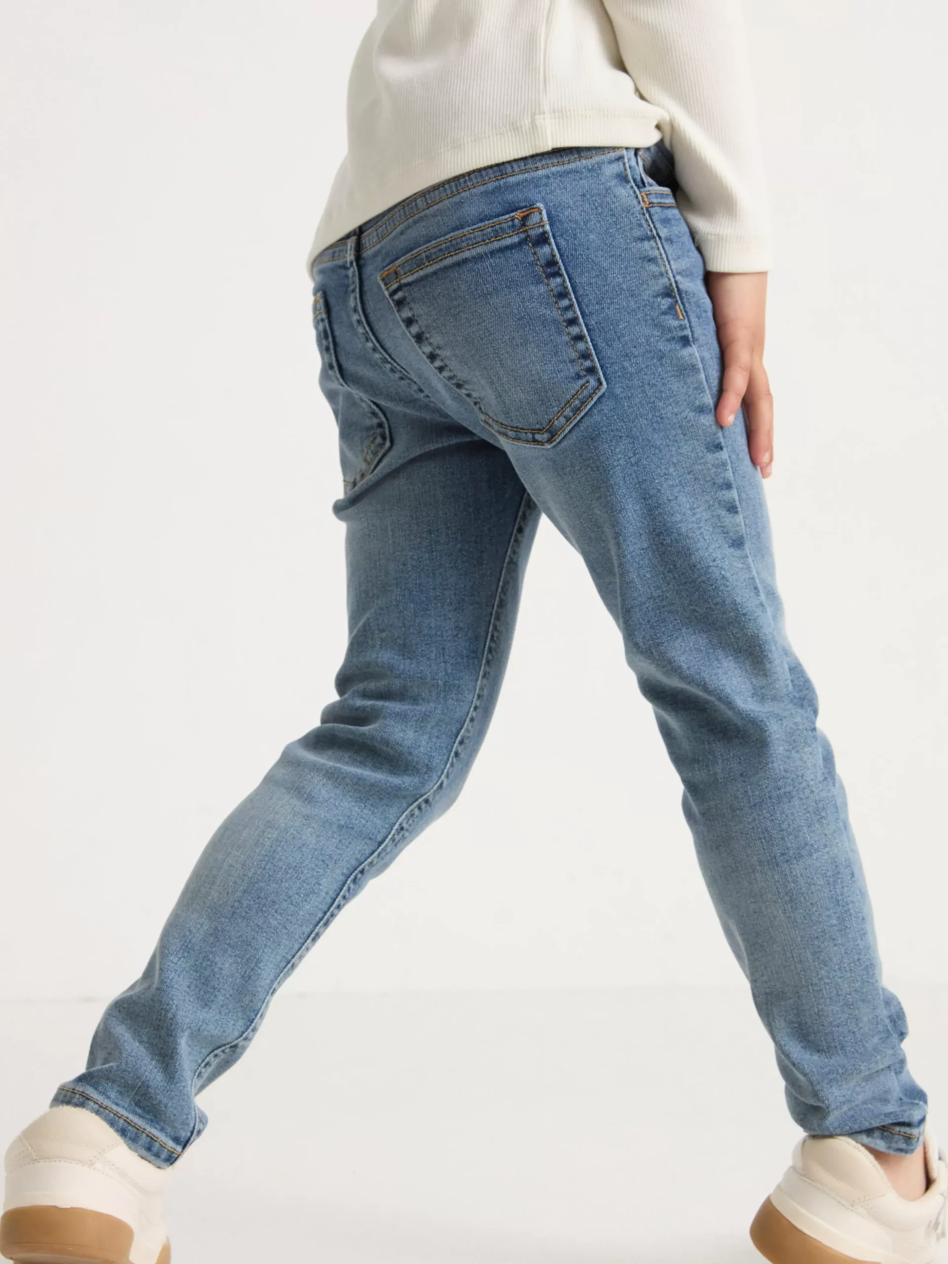 Jeans>Lindex Sam Superstretchiga Pull-Up-Jeans Med Slim Fit Och Normalhog Midja Light Denim