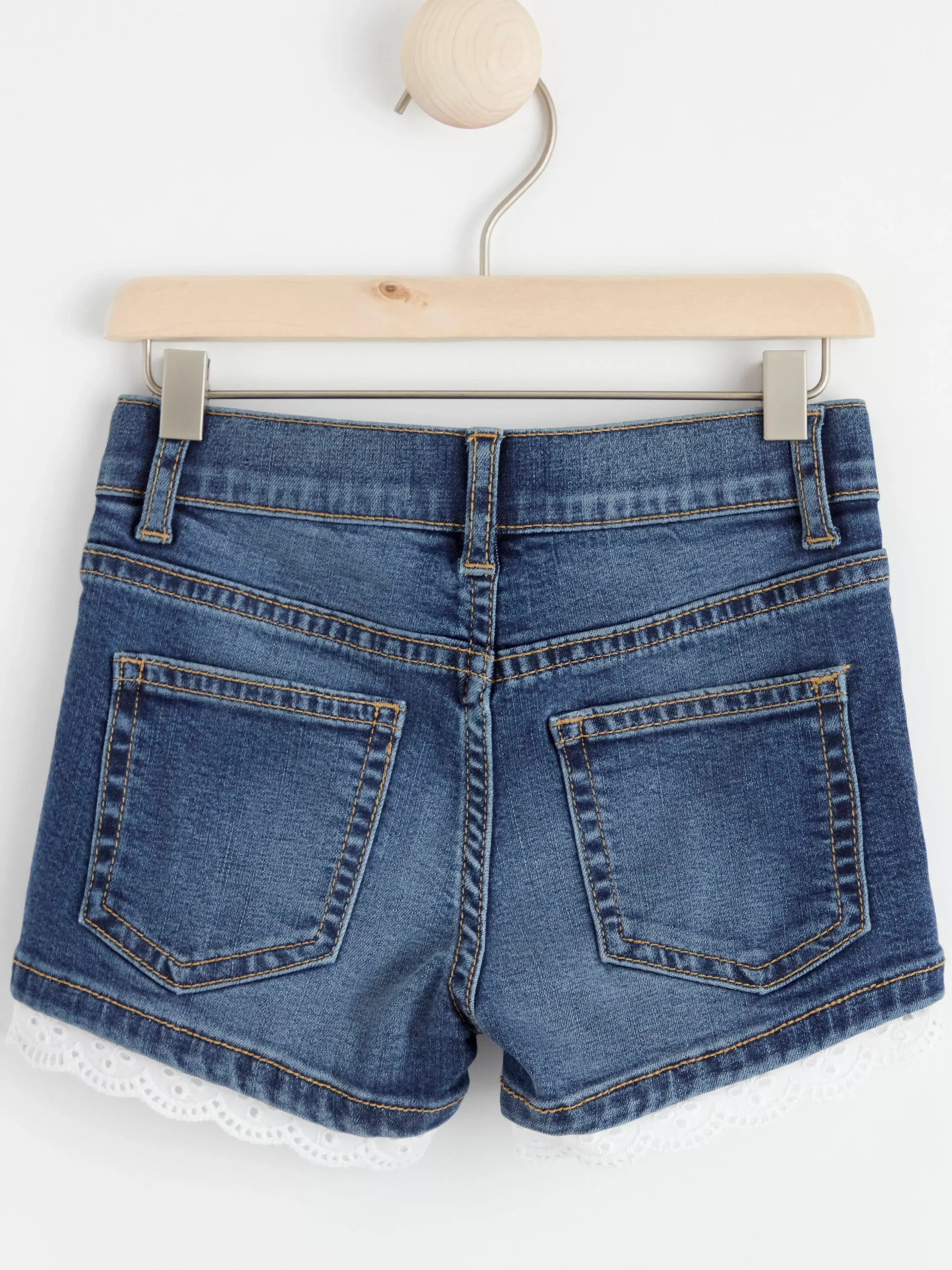 Byxor & Leggings>Lindex Sara Slim Jeansshorts Med Normalhog Midja Och Spets Denim