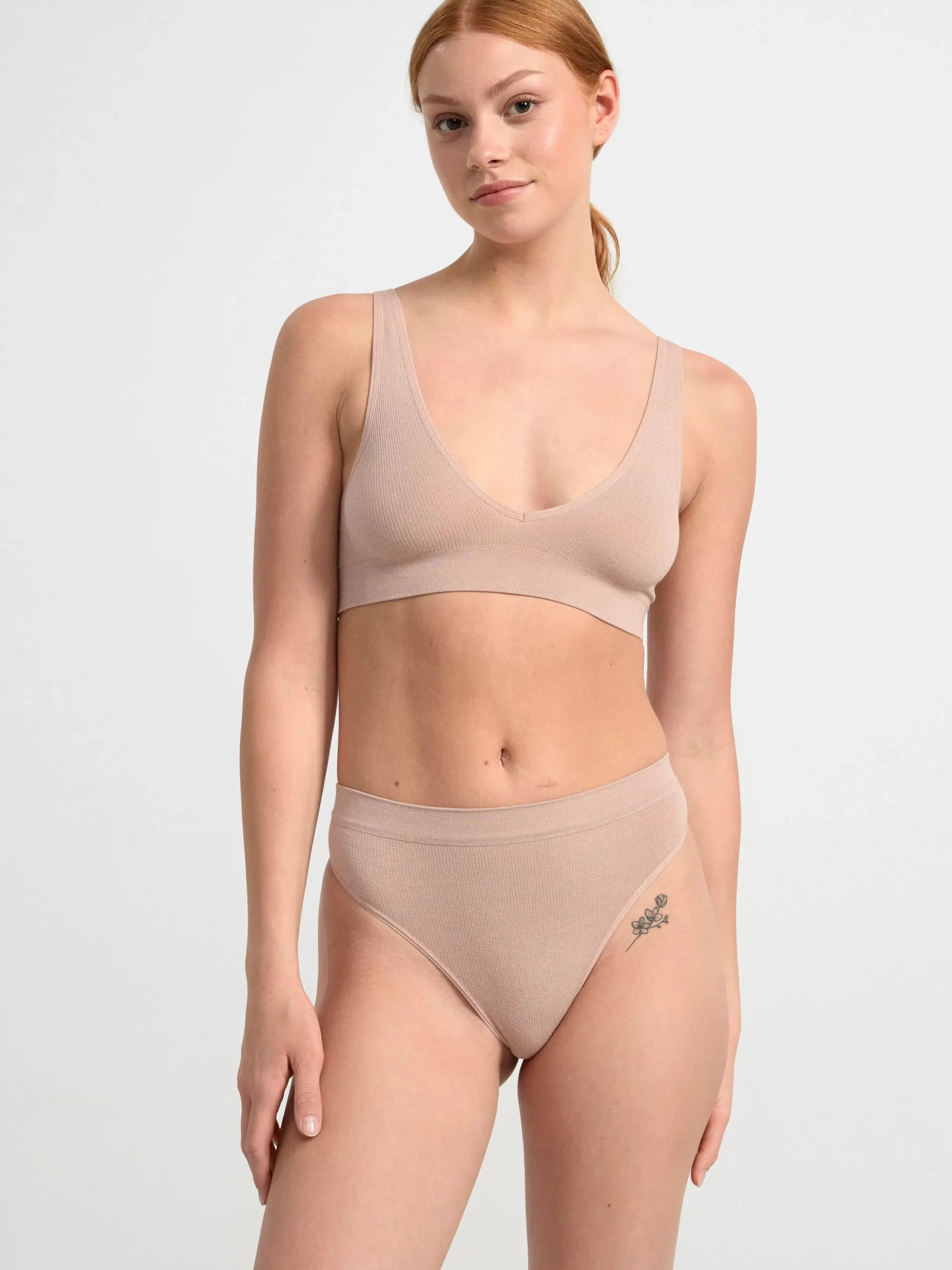 Trosor>Lindex Seamless Stringtrosa Med Normalhog Midja Beige
