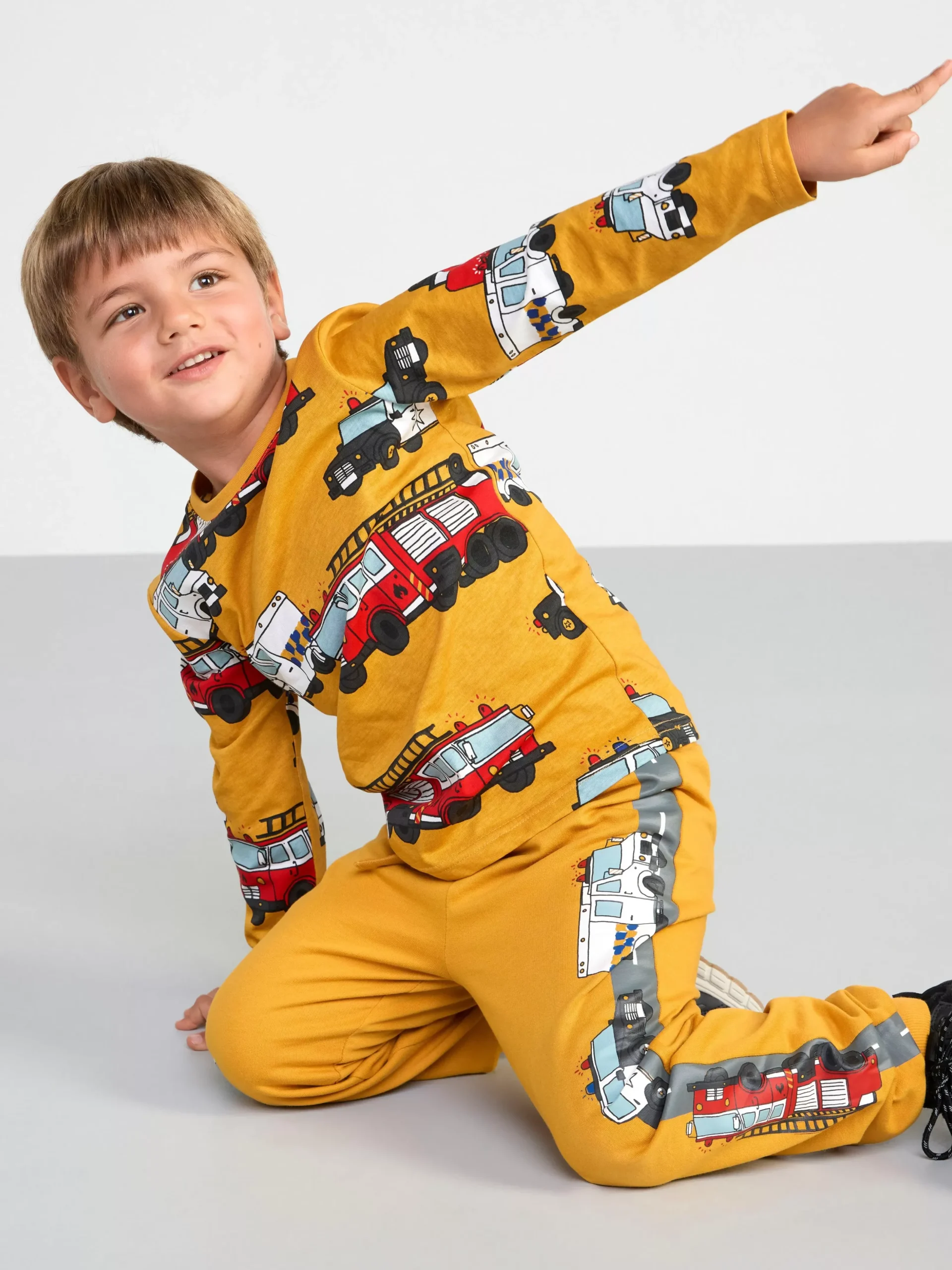 Toppar & T-Shirts>Lindex Set Med Langarmad Topp Och Byxa Dusty Yellow