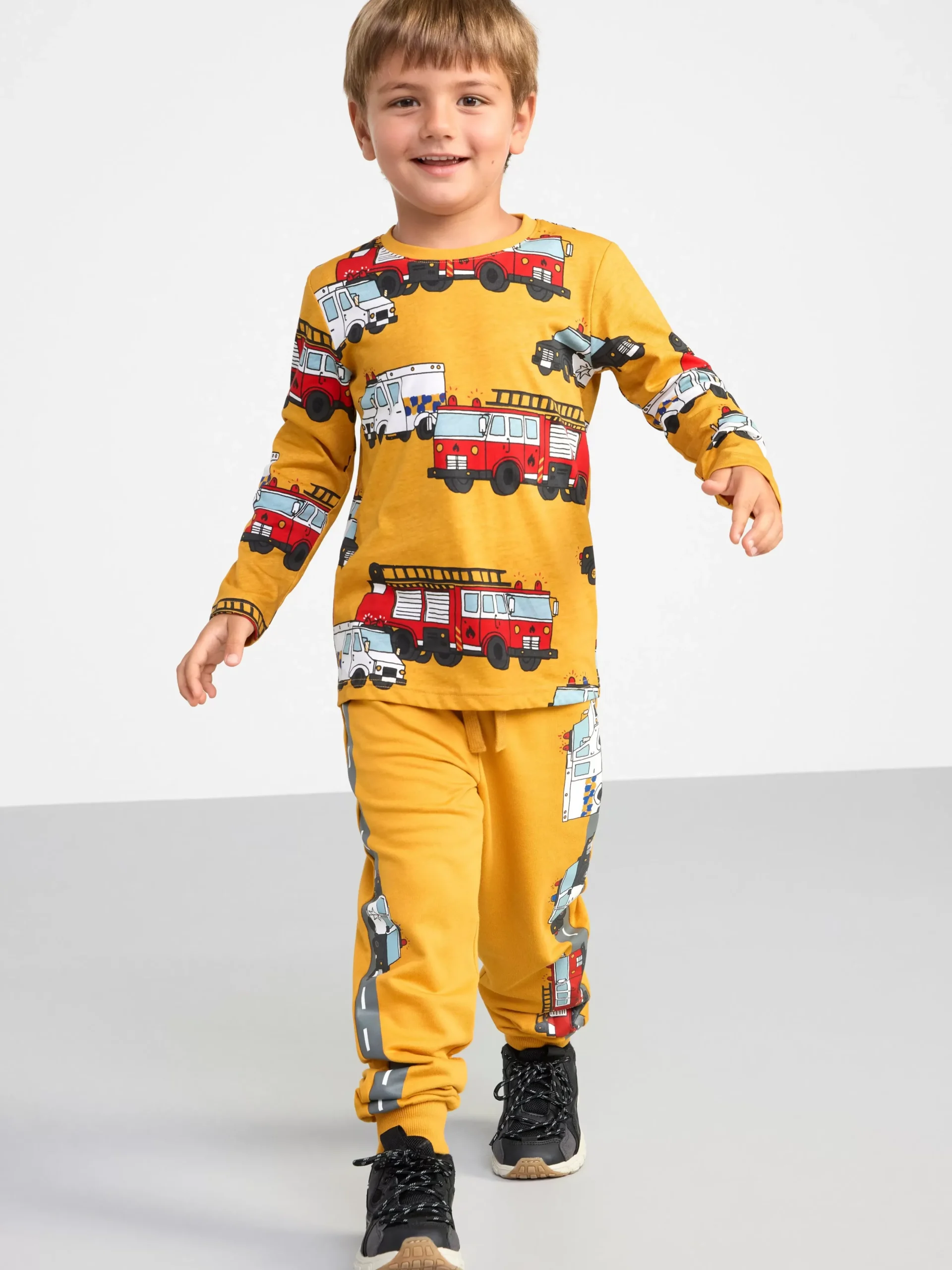 Toppar & T-Shirts>Lindex Set Med Langarmad Topp Och Byxa Dusty Yellow