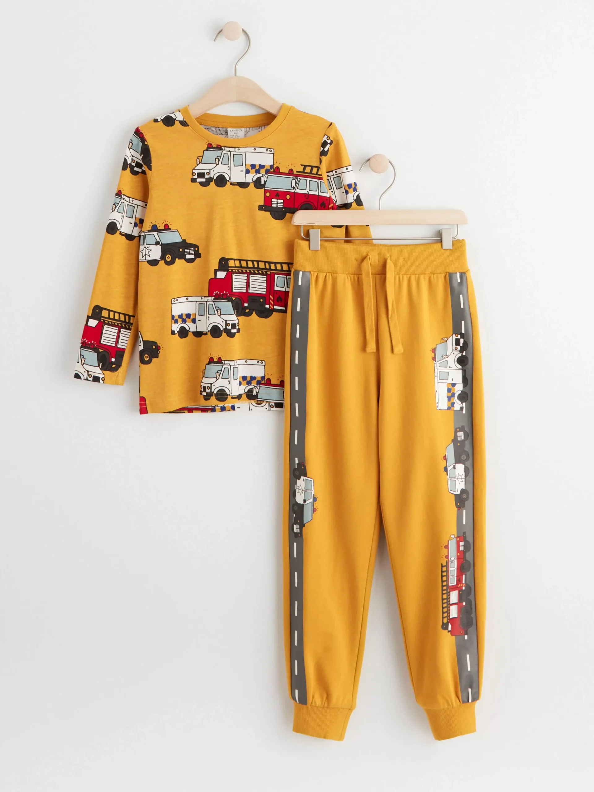 Toppar & T-Shirts>Lindex Set Med Langarmad Topp Och Byxa Dusty Yellow