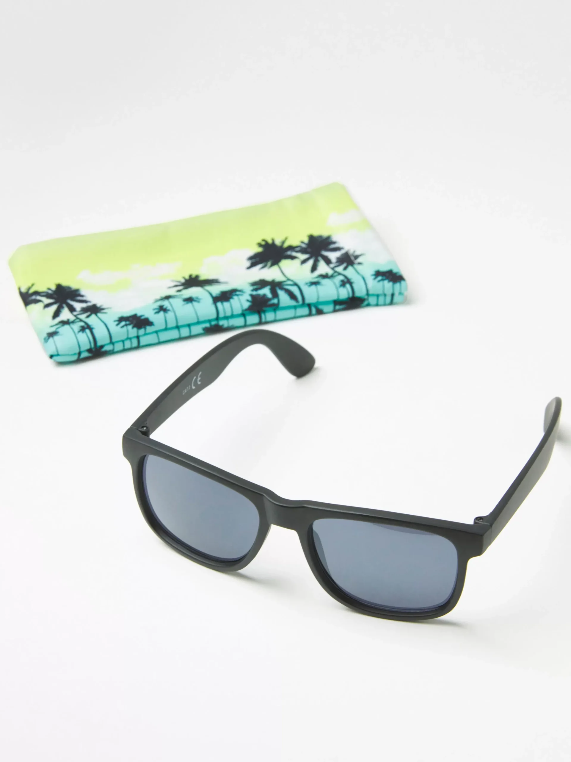 Accessoarer>Lindex Set Med Solglasogon Och Fodral Light Aqua