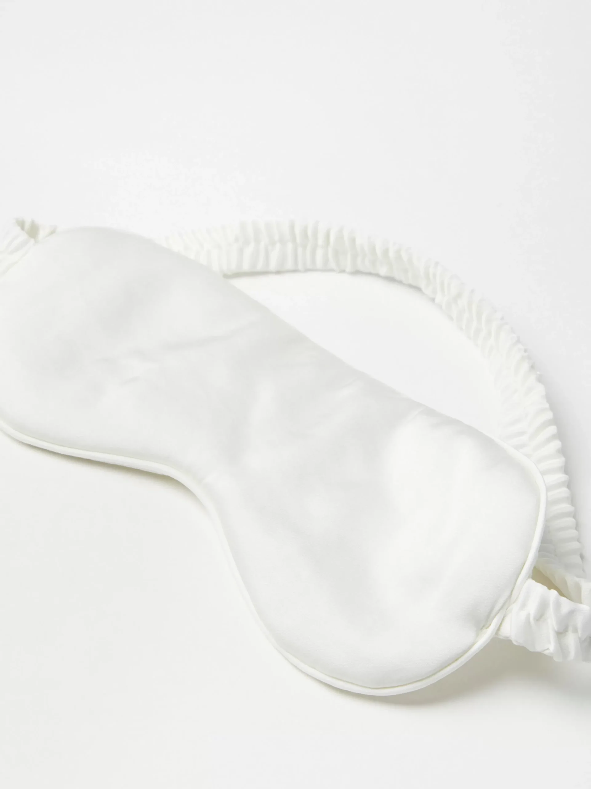 Nattplagg>Lindex Sovmask I Satin Light White