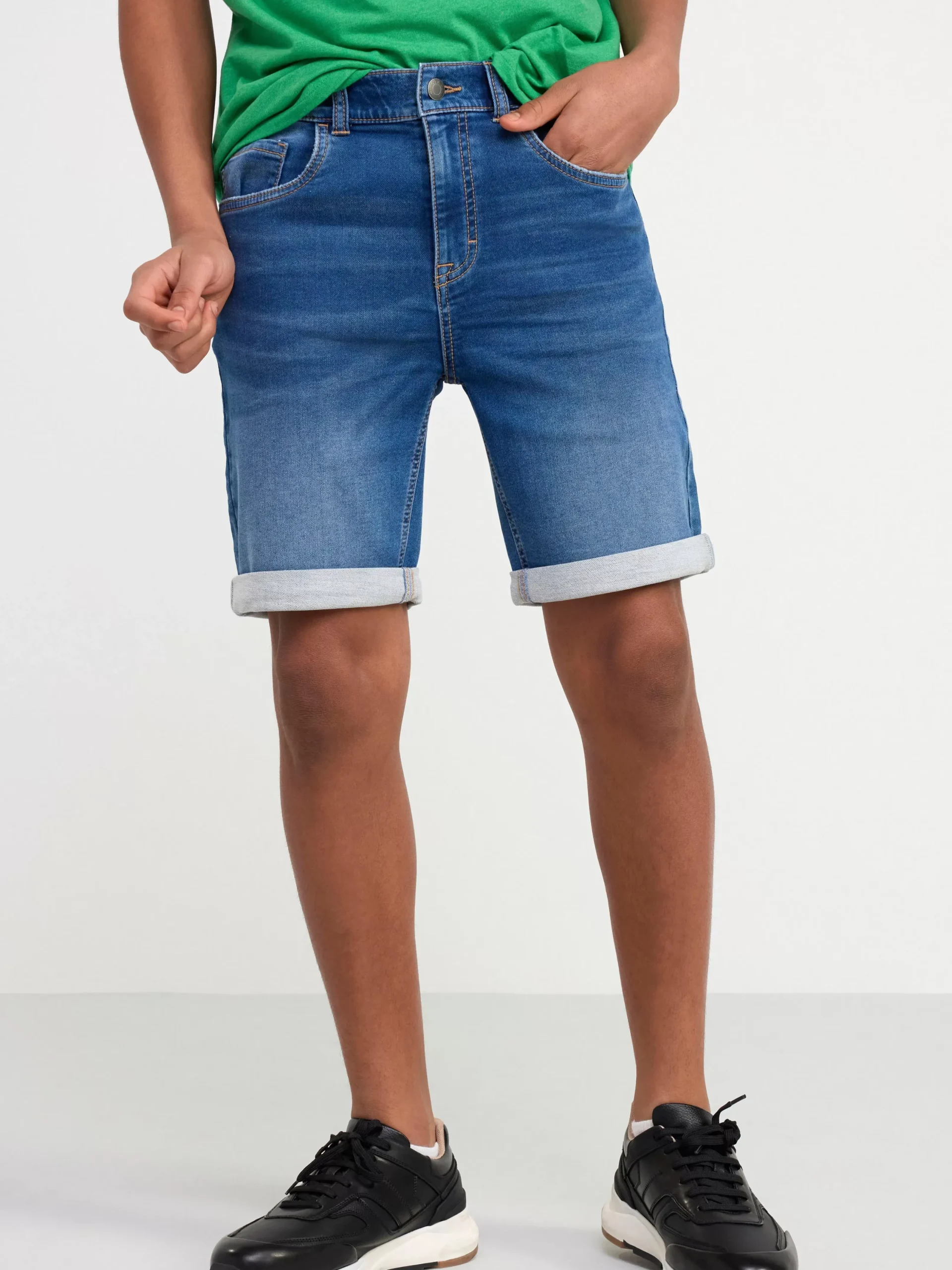 Byxor & Leggings>Lindex Staffan Superstretchiga Shorts Med Rakt Ben Och Normalhog Midja Dark Denim