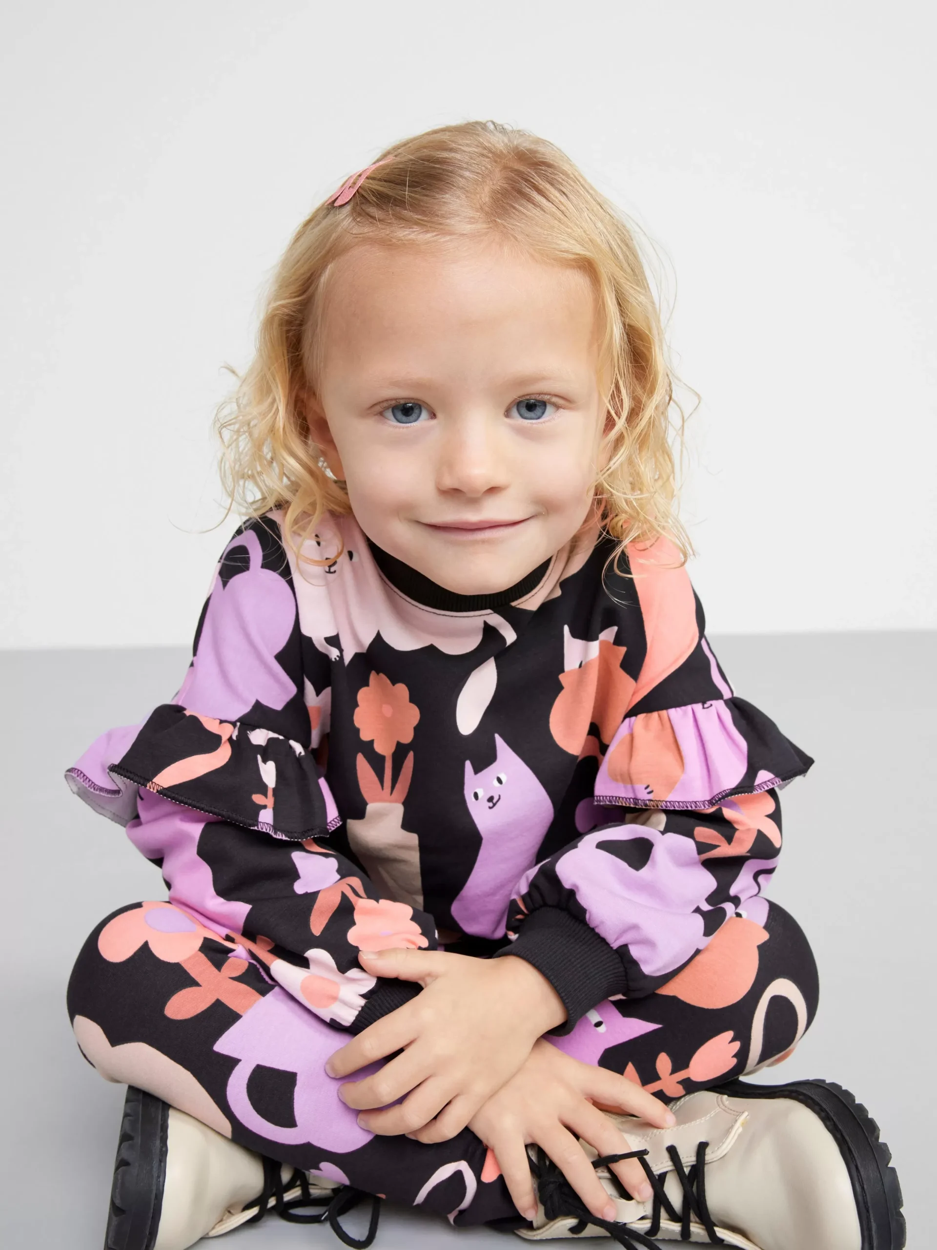Tröjor & Cardigans>Lindex Sweatshirt Med Volang Och Borstad Insida Off Black
