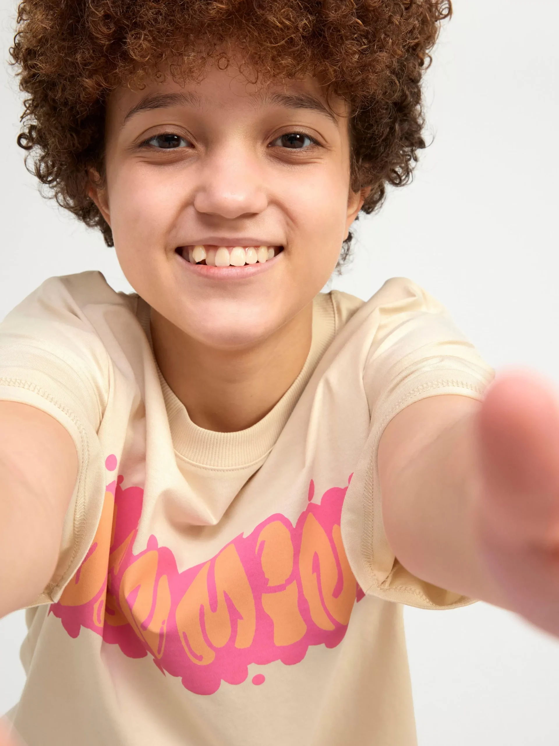 Toppar & T-Shirts>Lindex T Shirt I Oversize-Modell Med Tryck Framtill Light Beige