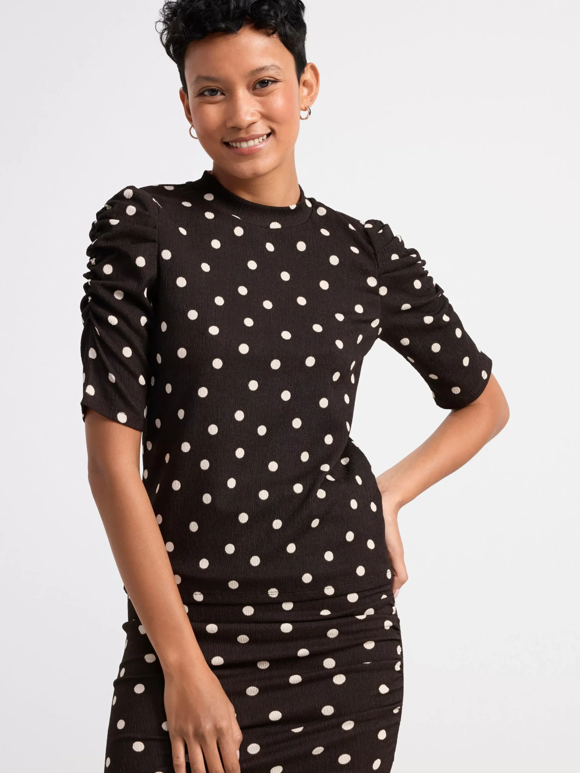 Toppar & T-Shirts>Lindex Topp Med Puffarm Och Struktur Dark Brown