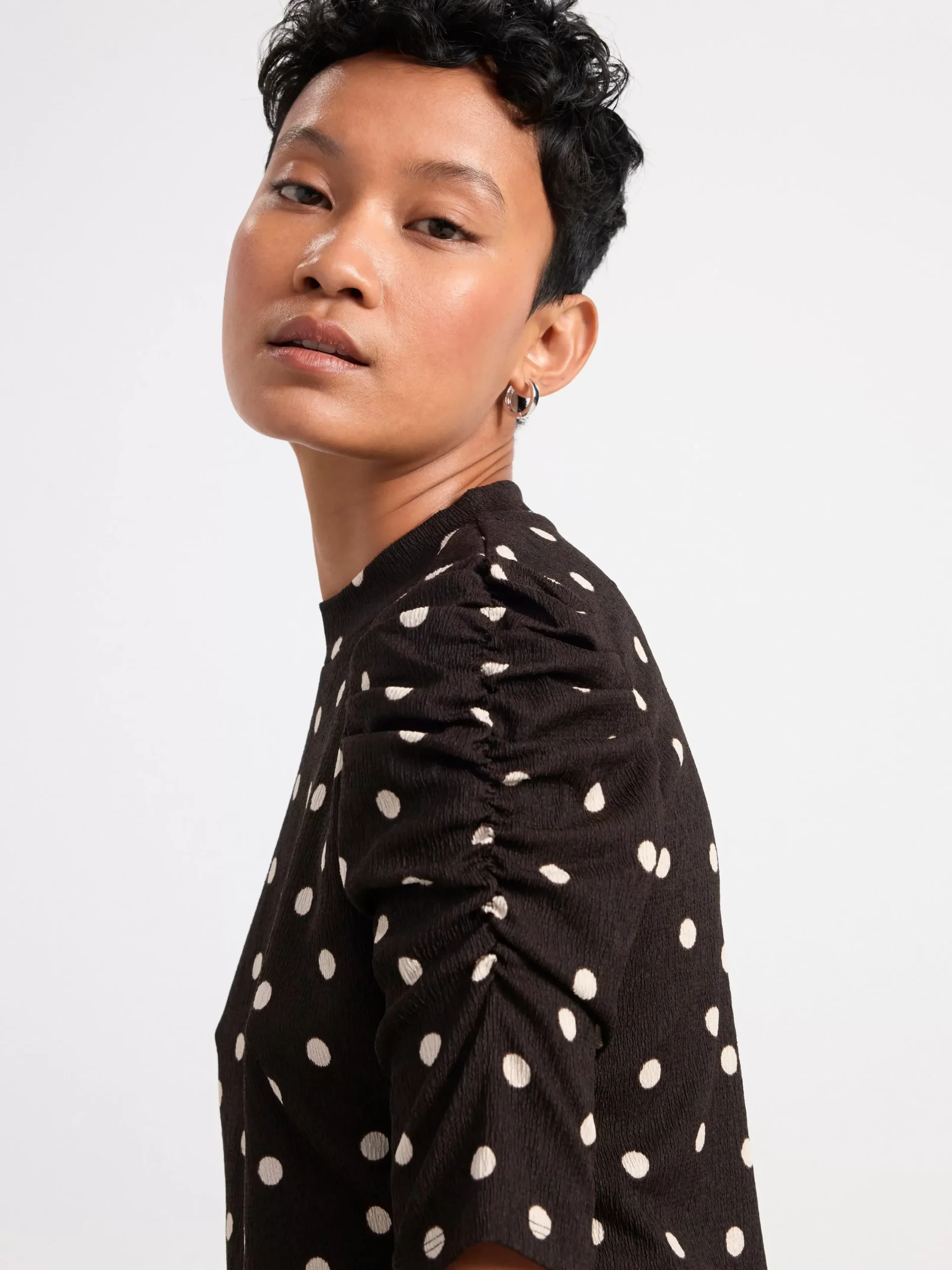 Toppar & T-Shirts>Lindex Topp Med Puffarm Och Struktur Dark Brown