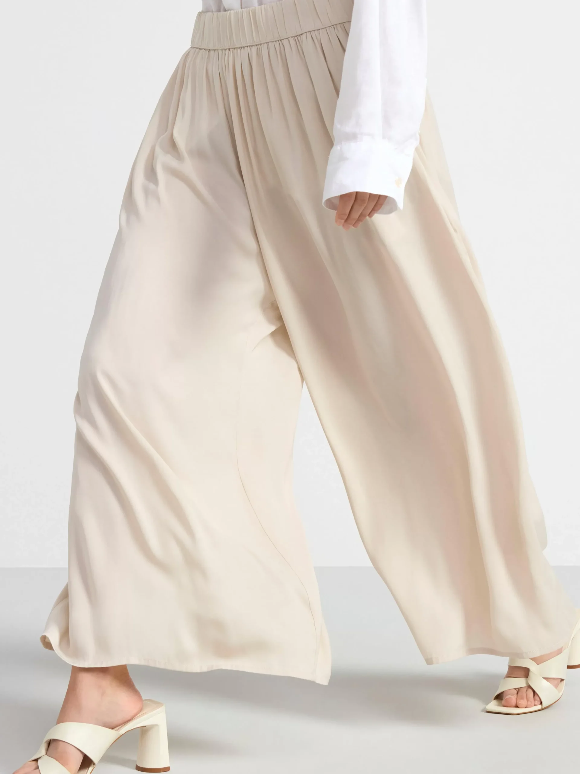 Byxor>Lindex Vid Satinbyxa Med Hog Midja Light Beige