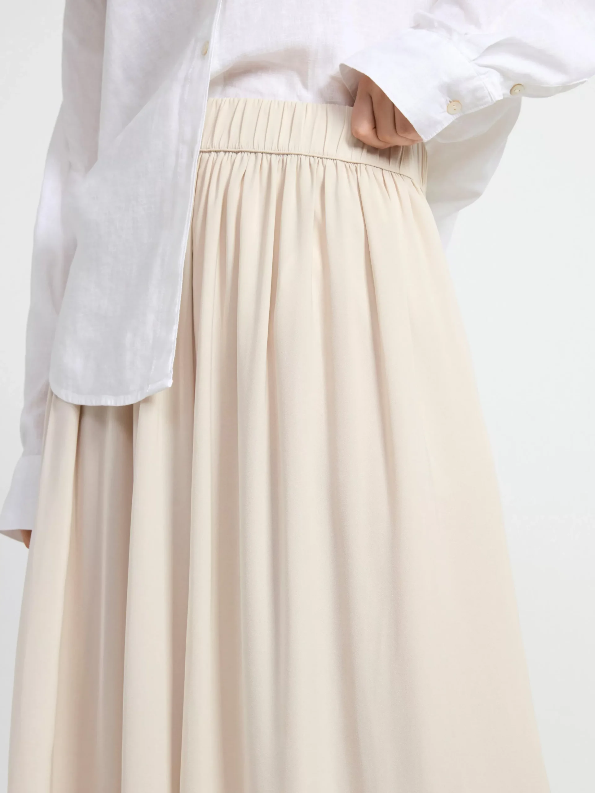 Byxor>Lindex Vid Satinbyxa Med Hog Midja Light Beige