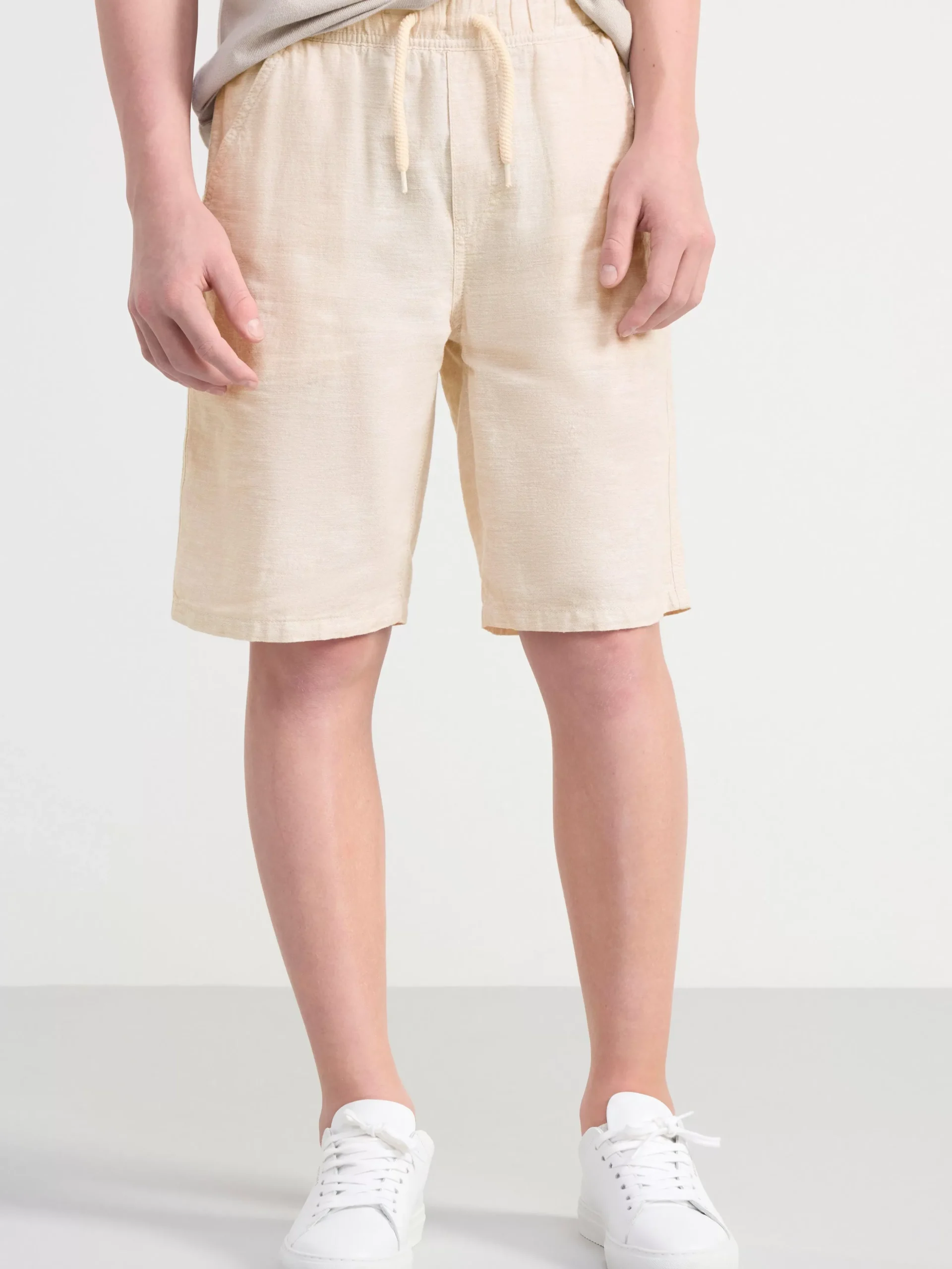 Byxor & Leggings>Lindex Vilgot Vida Shorts Med Normalhog Midja I Linneblandning Light Grey