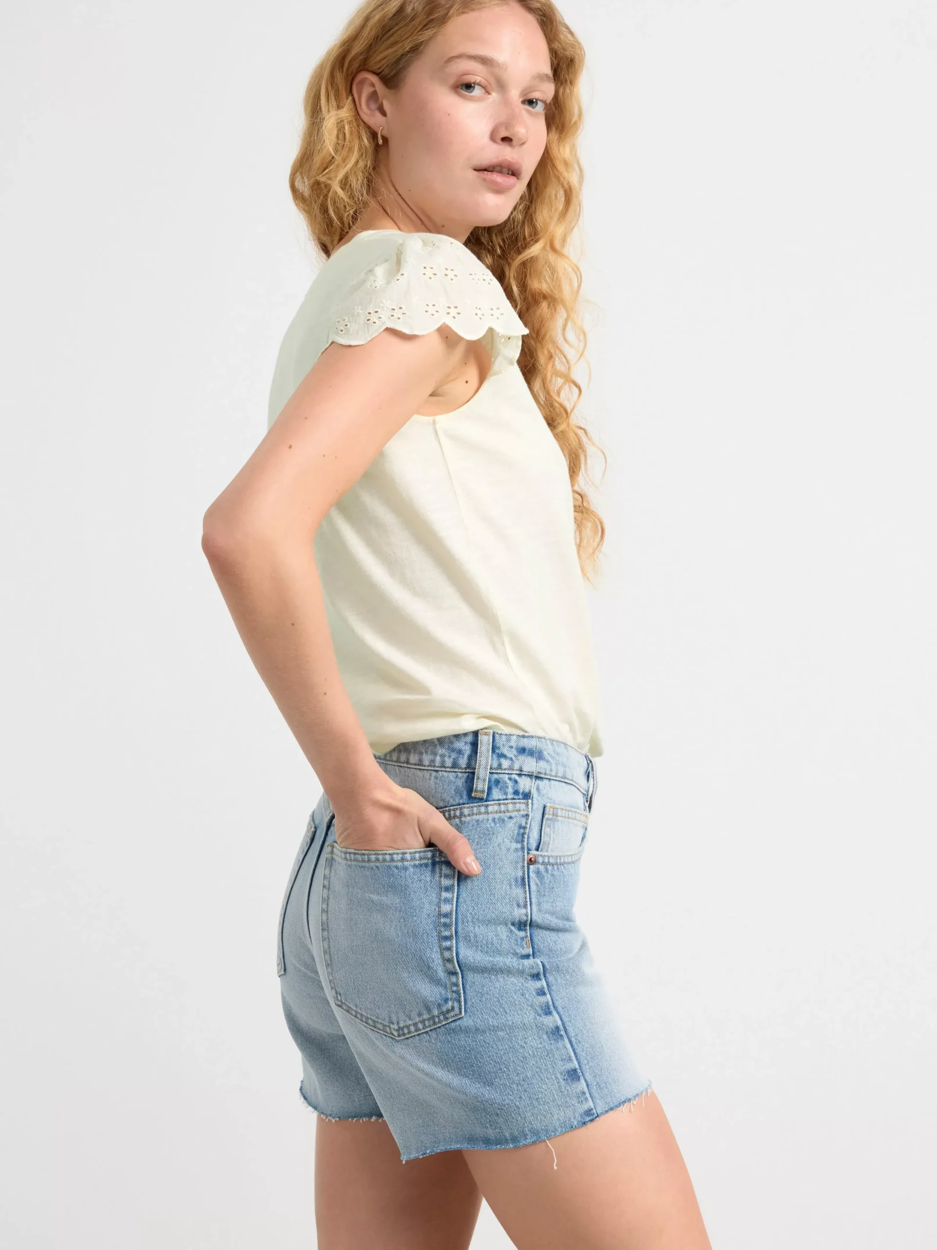 Toppar & T-Shirts>Lindex V-Ringad Topp Med Halbroderad Arm Off White